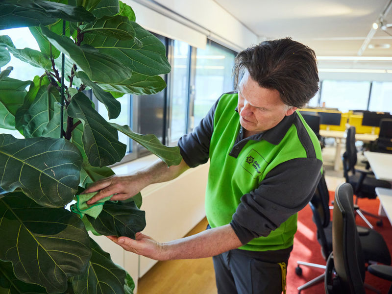 Servicemedewerker Hans (5)