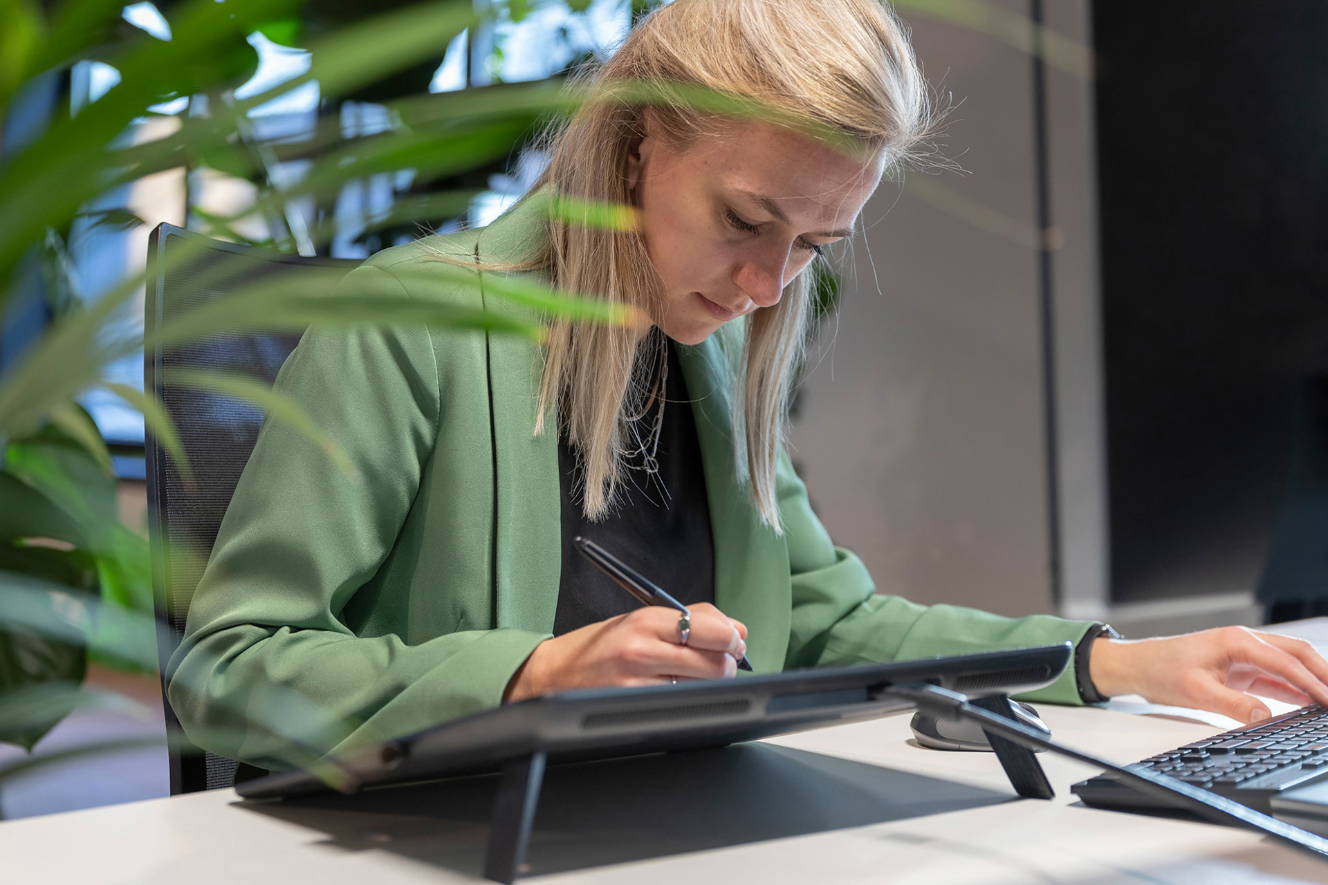 Kantoor Beneden Leeuwen (2)